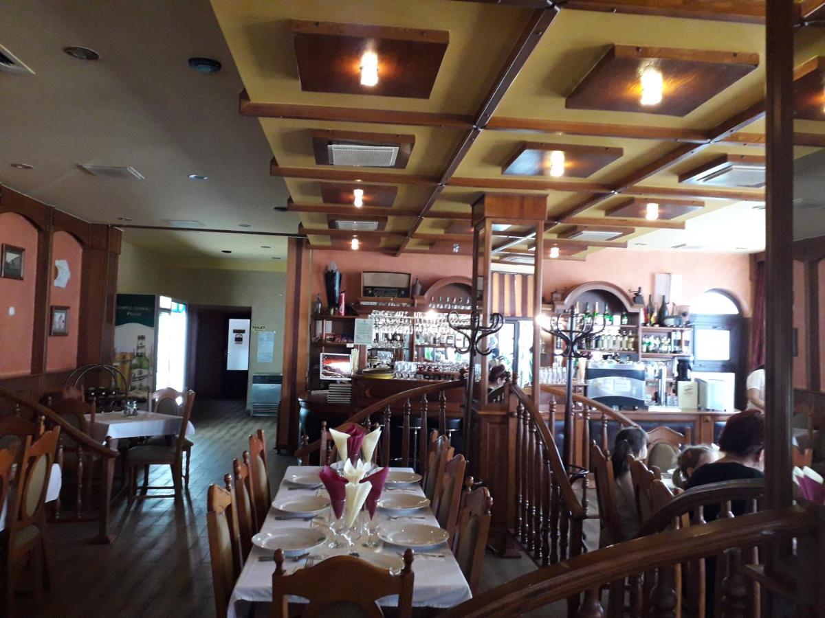 Westmotelrestaurant Padurea Urziceni Exterior foto